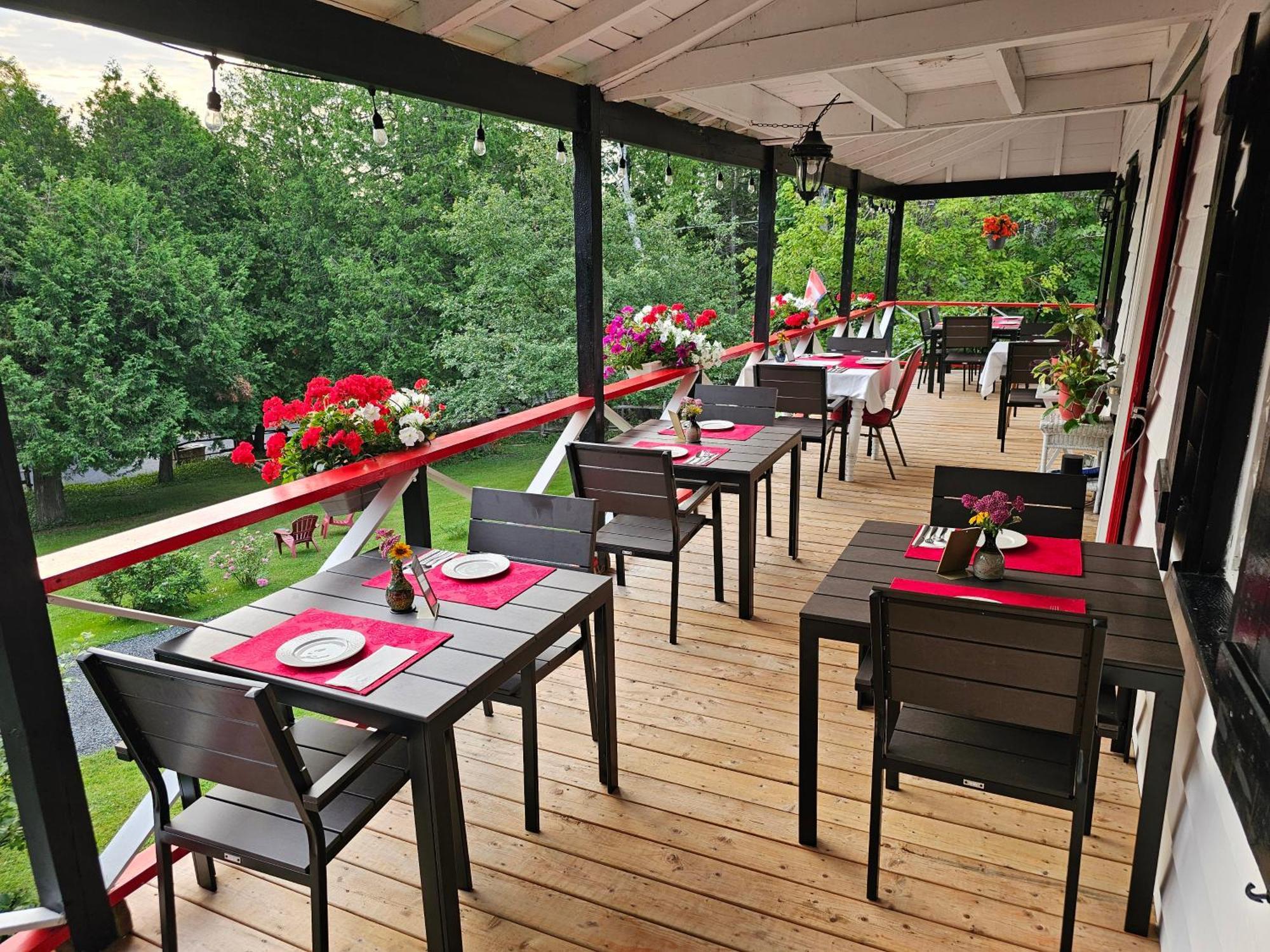 Auberge La Chatelaine Ла Мале Екстериор снимка