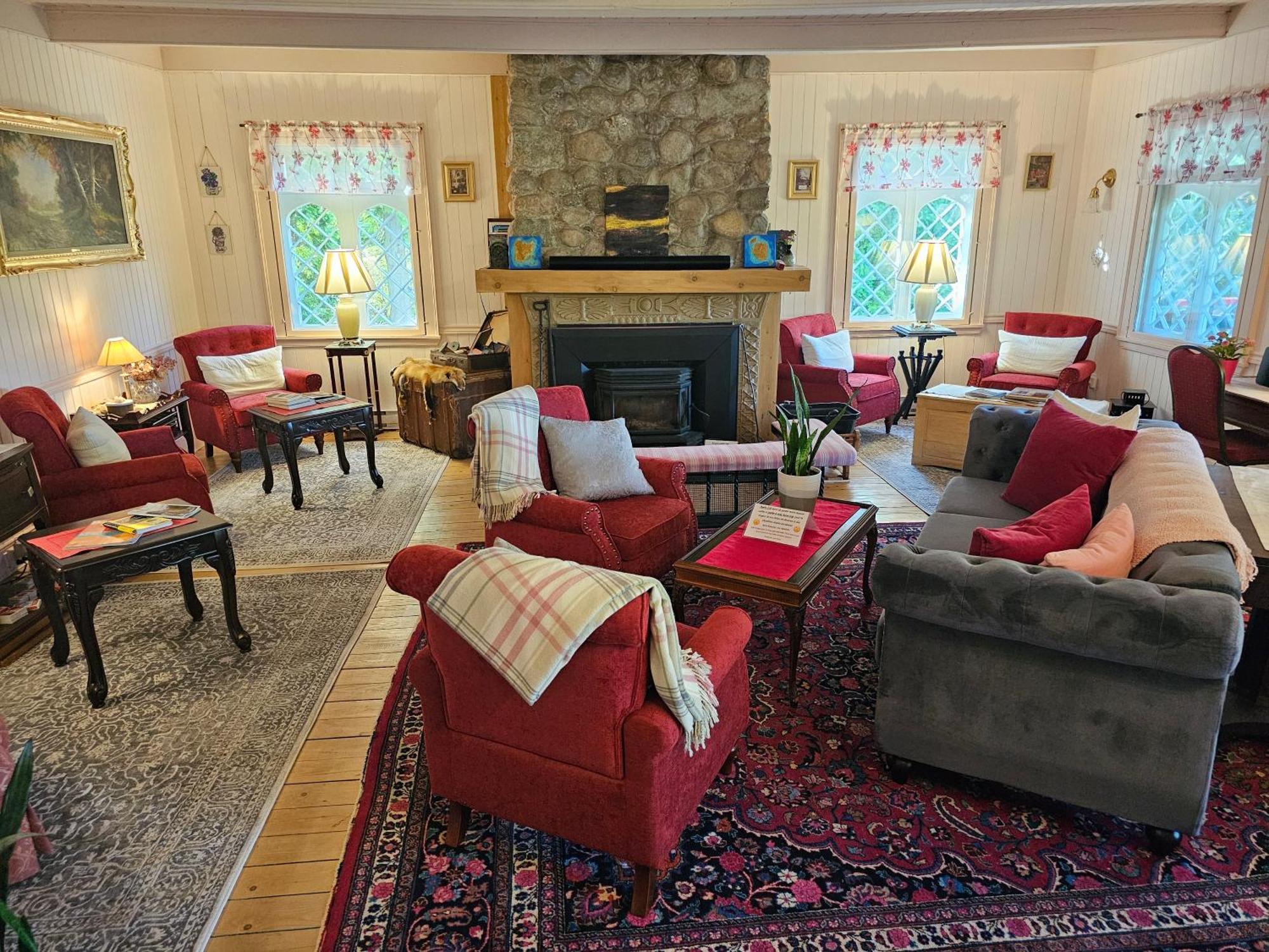 Auberge La Chatelaine Ла Мале Екстериор снимка