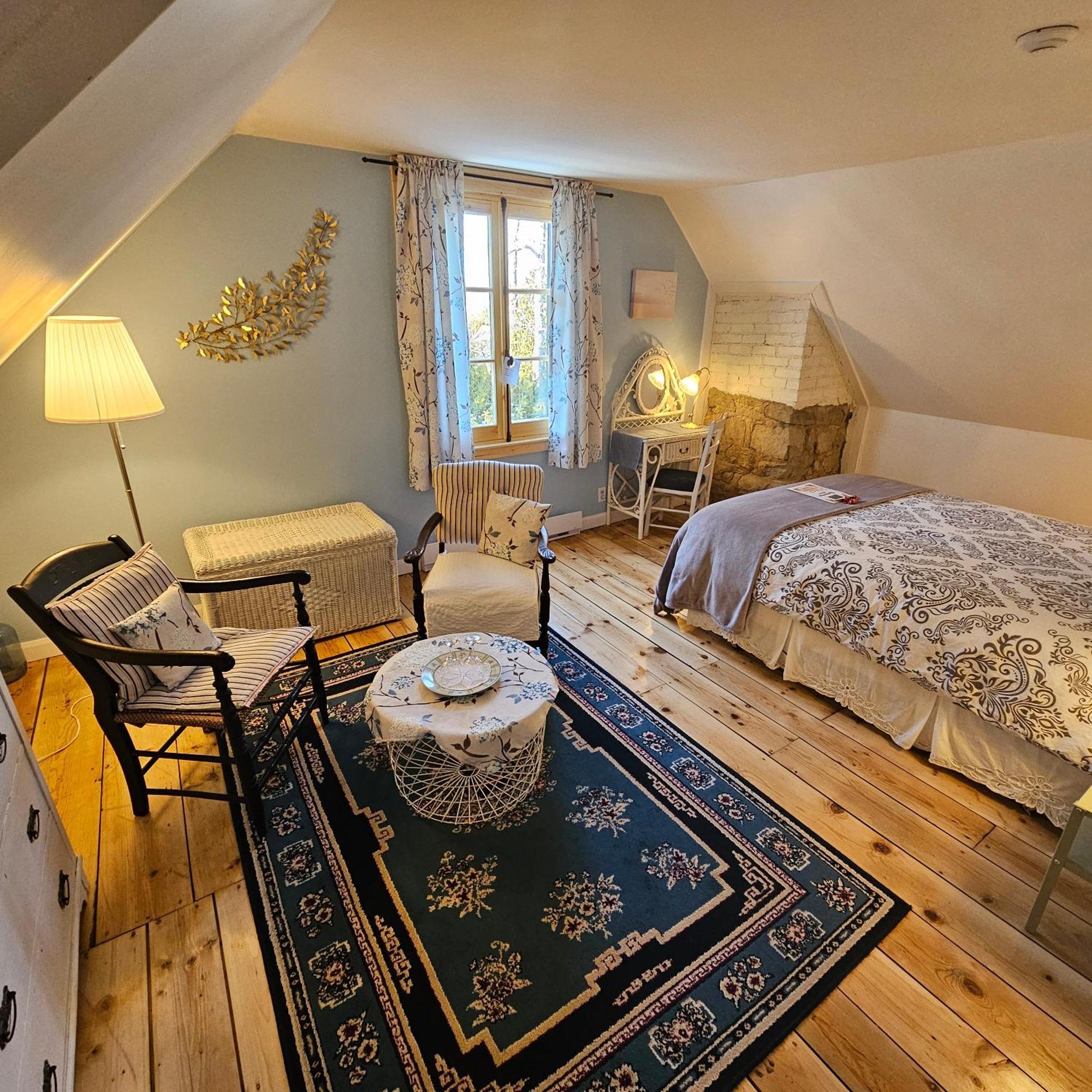 Auberge La Chatelaine Ла Мале Екстериор снимка