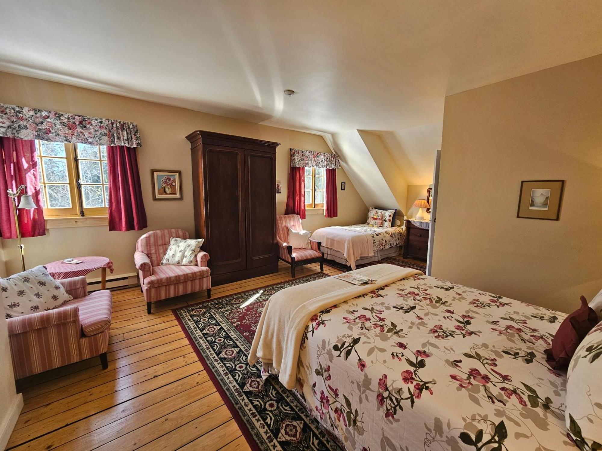 Auberge La Chatelaine Ла Мале Екстериор снимка