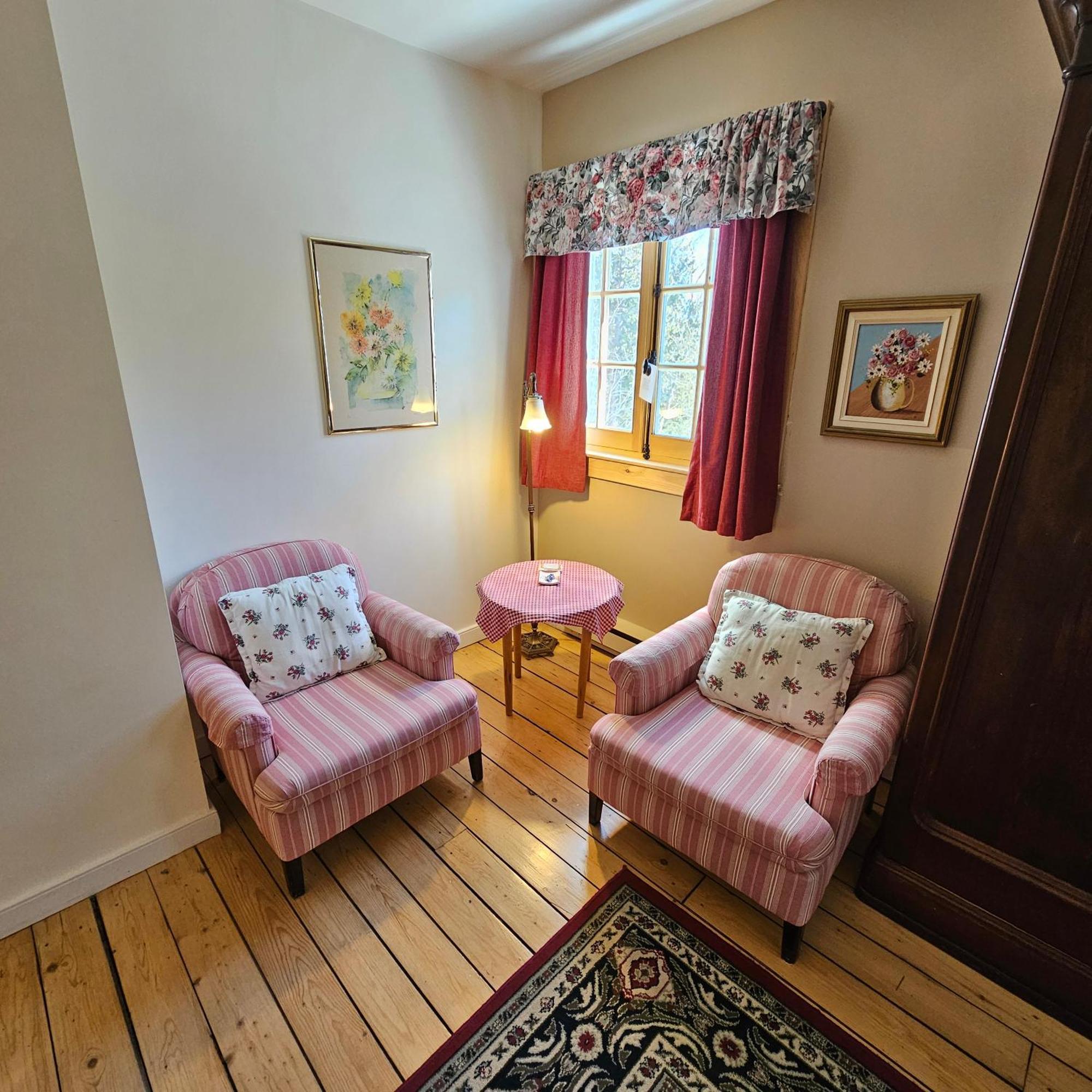 Auberge La Chatelaine Ла Мале Екстериор снимка
