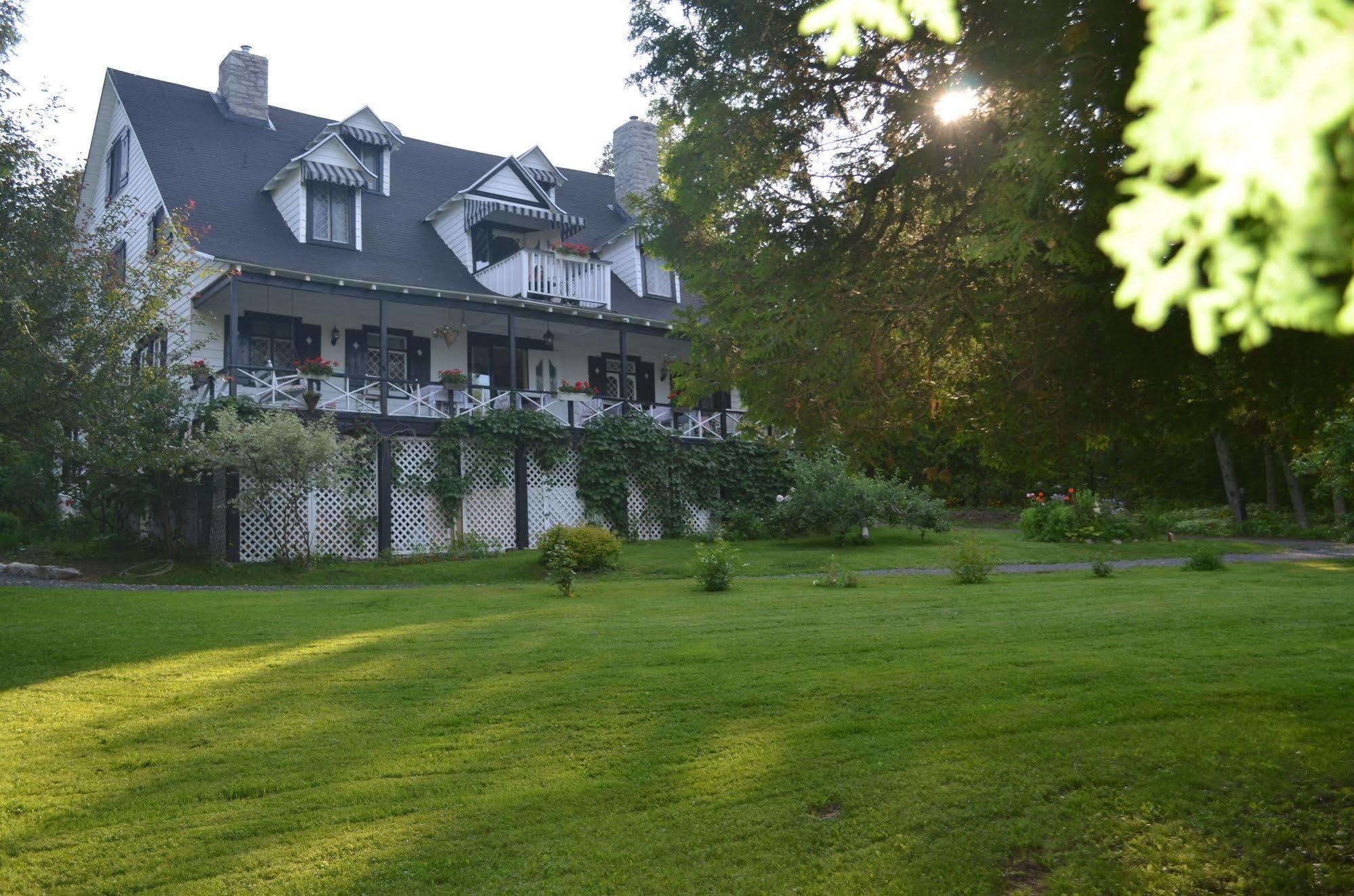 Auberge La Chatelaine Ла Мале Екстериор снимка